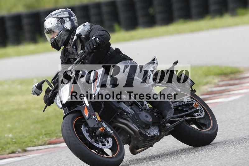 Archiv-2025/09 22.04.2025 Cornu Master School ADR/gruen-vert/11